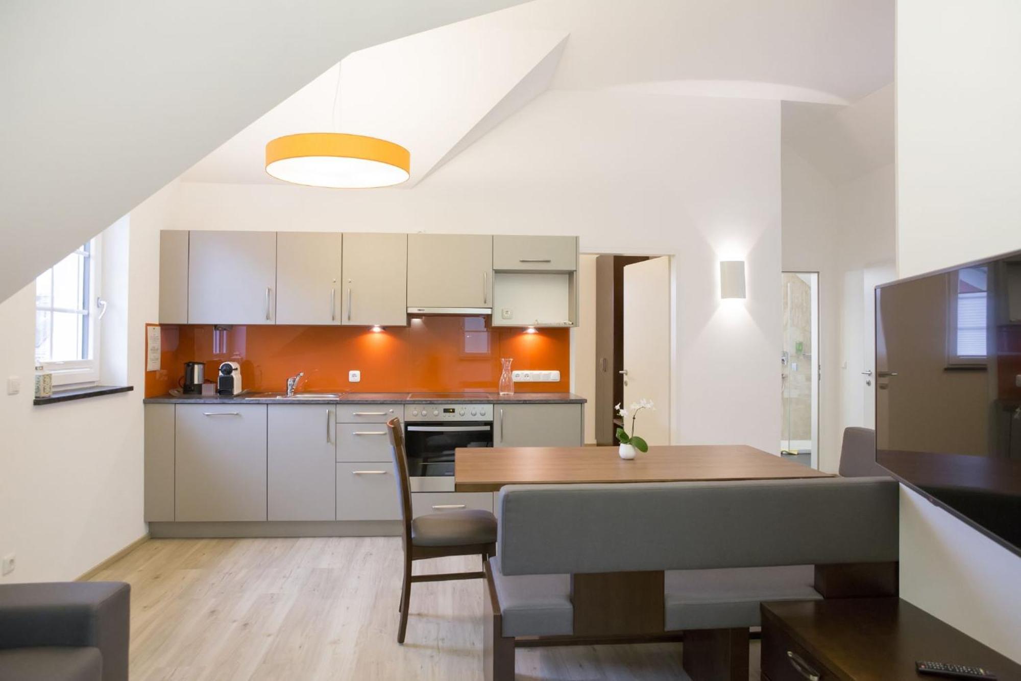 By Grüne Zur Post - 100 % Bio&villa Ceconi Apartment