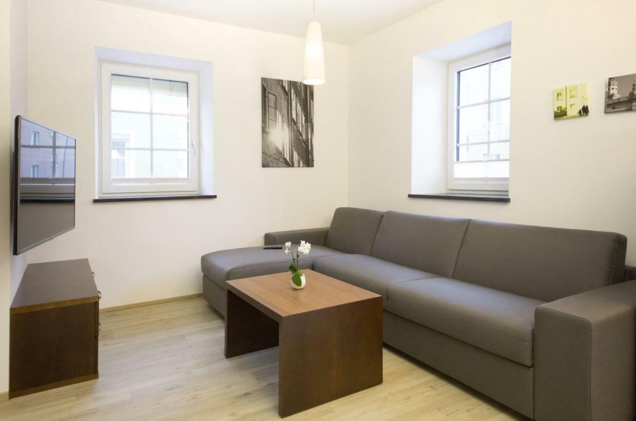 By Gruene Zur Post - 100 % Bio & Ceconi * Salisburgo